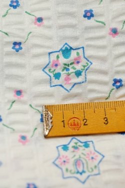 画像4: 布地 白地ピンクとブルーの小花柄 74cm×150cm