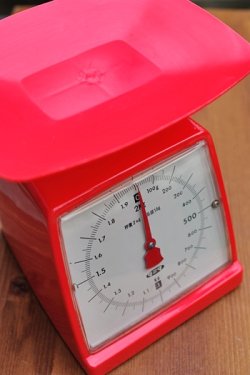 画像2: TANITAハカリ キッチンスケール2kg 赤ピンク