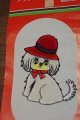 アイロンアップリケ 赤い帽子の白い犬