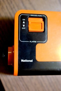画像2: National(ナショナル)アラーム付きデジタル時計 オレンジ