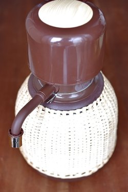 画像1: タイガー魔法瓶 籐タップポット PNK-A100 ブラウン