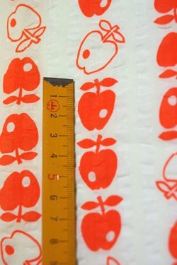画像5: 布地 生成地オレンジリンゴ柄 61cm×93cm