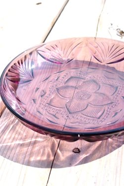 画像1: ガラス皿 紫花模様21cm