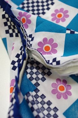 画像4: 座布団カバー 青×白×市松模様 花柄