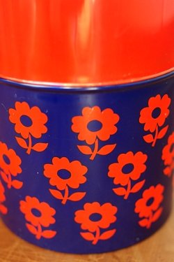 画像2: スチール缶 赤×紺 花柄