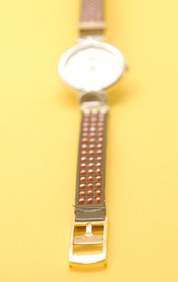 画像1: 腕時計バンド ビーズ3段 黒地×赤 9mm