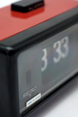 画像1: SEIKO(セイコー)アラーム付きパタパタ時計 赤