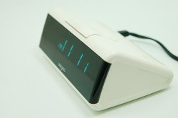 画像1: SEIKO(セイコー)アラーム付きデジタル時計 白