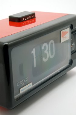 画像1: SEIKO(セイコー)アラーム付きパタパタ時計 赤