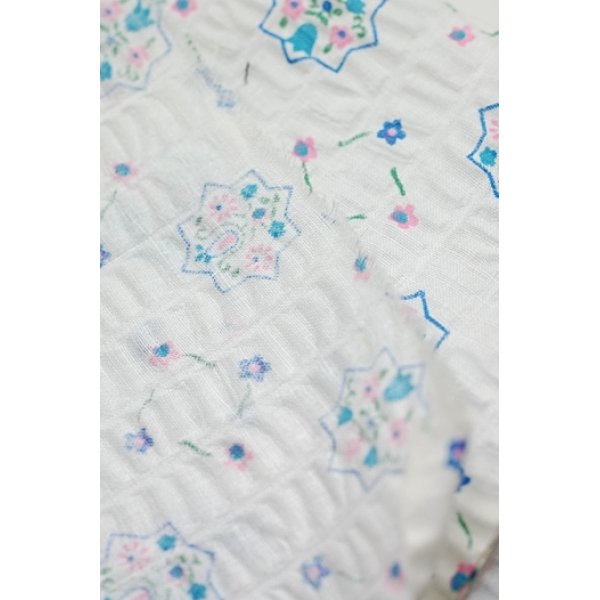 画像3: 布地 白地ピンクとブルーの小花柄 74cm×150cm (3)