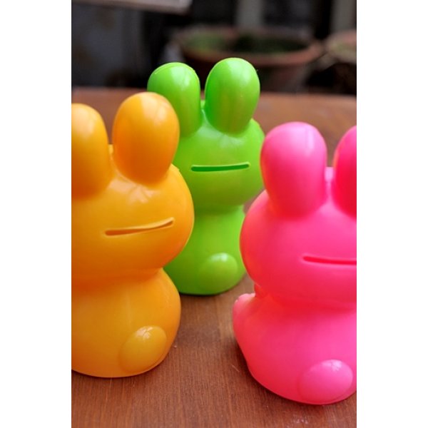 画像5: 幸福銀行 貯金箱 ウサギ(ピンク/緑/黄色) (5)