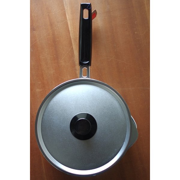 画像2: ツルマル印 アルミ片手鍋 ルームパン20cm お玉付 (2)