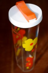 画像: Y.K プラスチック冷水筒 フリーザーポット 花柄