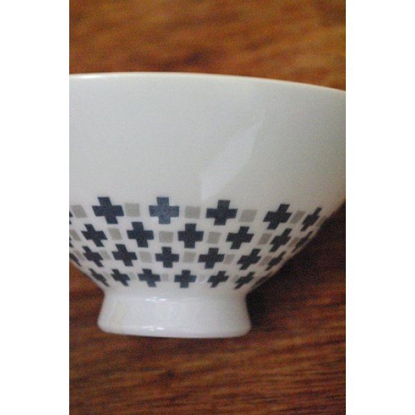 画像1: お茶碗　十字模様 (1)