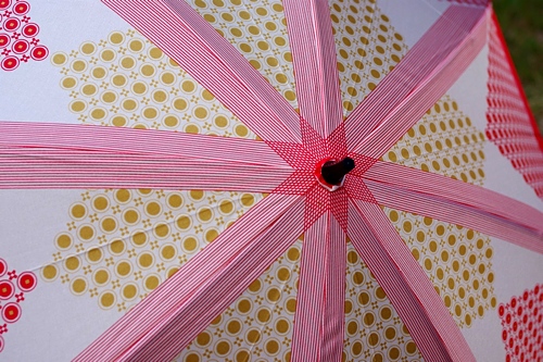 画像: 折り畳み傘 スタジオD 幾何学模様 赤×金丸
