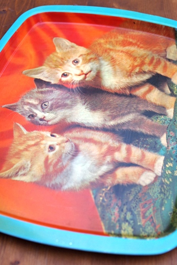 画像1: お盆 スチールトレー 3匹の子猫 (1)