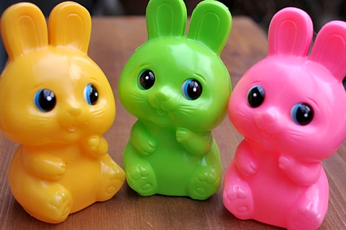 画像: 幸福銀行 貯金箱 ウサギ(ピンク/緑/黄色)