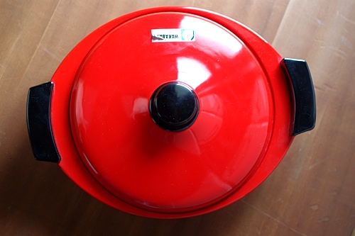 画像: ワカバト ホーロー両手鍋24cm 土鍋型 赤