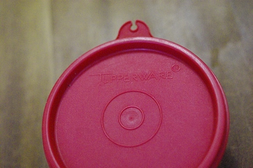 画像: タッパーウェア 保存容器 赤レンガ色蓋