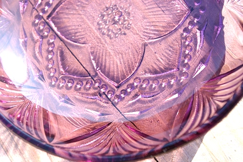 画像: ガラス小皿 紫花模様11.5cm