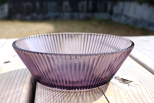 画像: ガラス鉢 紫縦縞花模様19cm