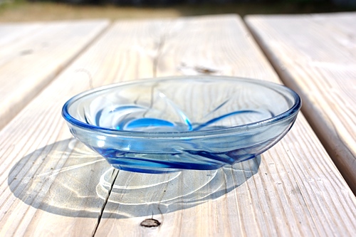画像: ガラス小皿 青渦巻き12.2cm