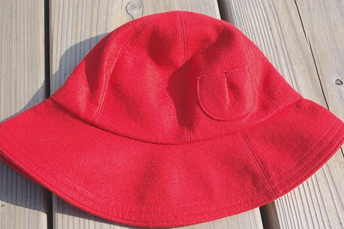 画像: フェルト帽子赤・ポケット付