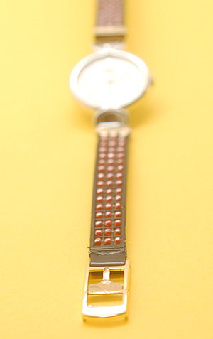 画像1: 腕時計バンド ビーズ3段 黒地×赤 9mm (1)