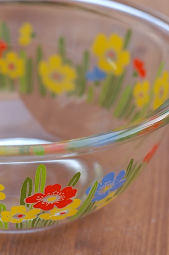 画像1: ナルミ 耐熱ガラス花柄ボウル クックマミー (1)