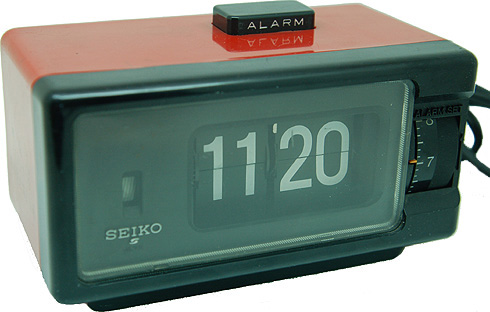 画像1: SEIKO(セイコー)アラーム付きパタパタ時計 赤 (1)