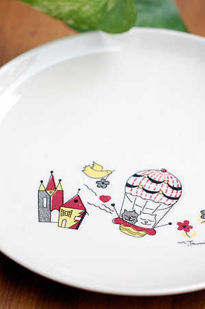 画像1: 絵皿 ケーキ皿 猫と気球 (1)