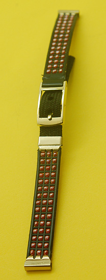 画像: 腕時計バンド ビーズ3段 黒地×赤 9mm